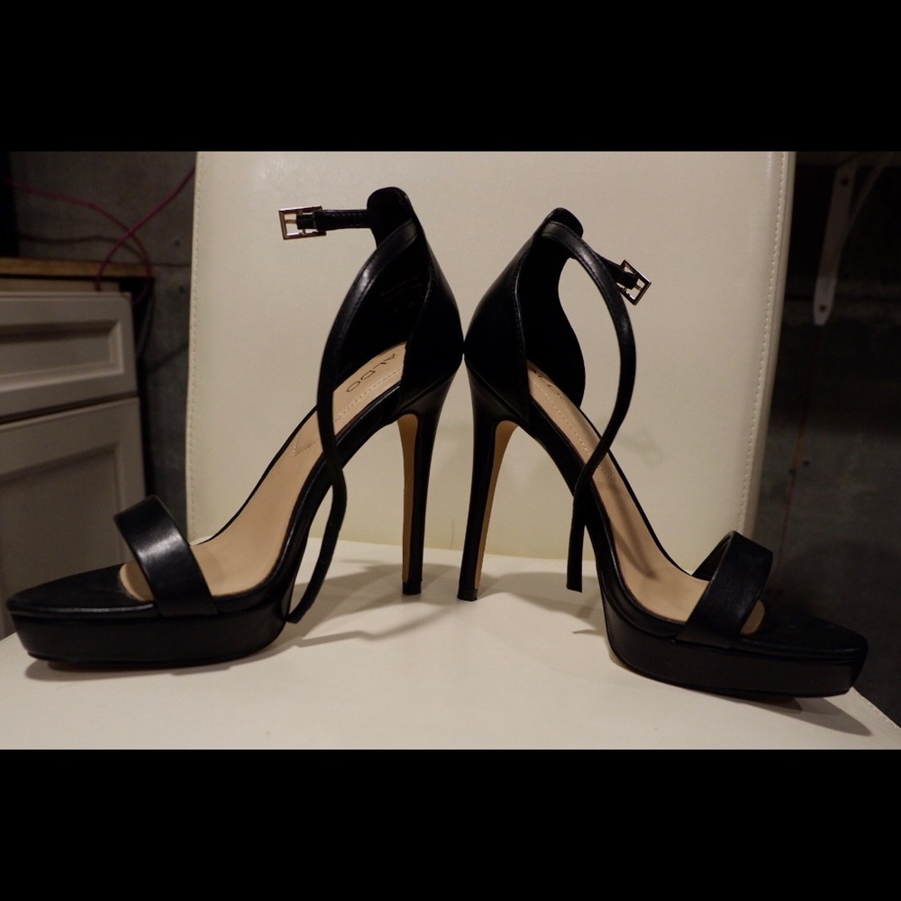 High-heeled sandal - platform